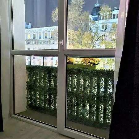 Apartament World *