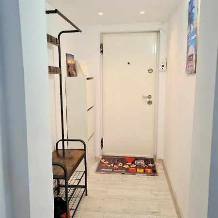 Apartament World *